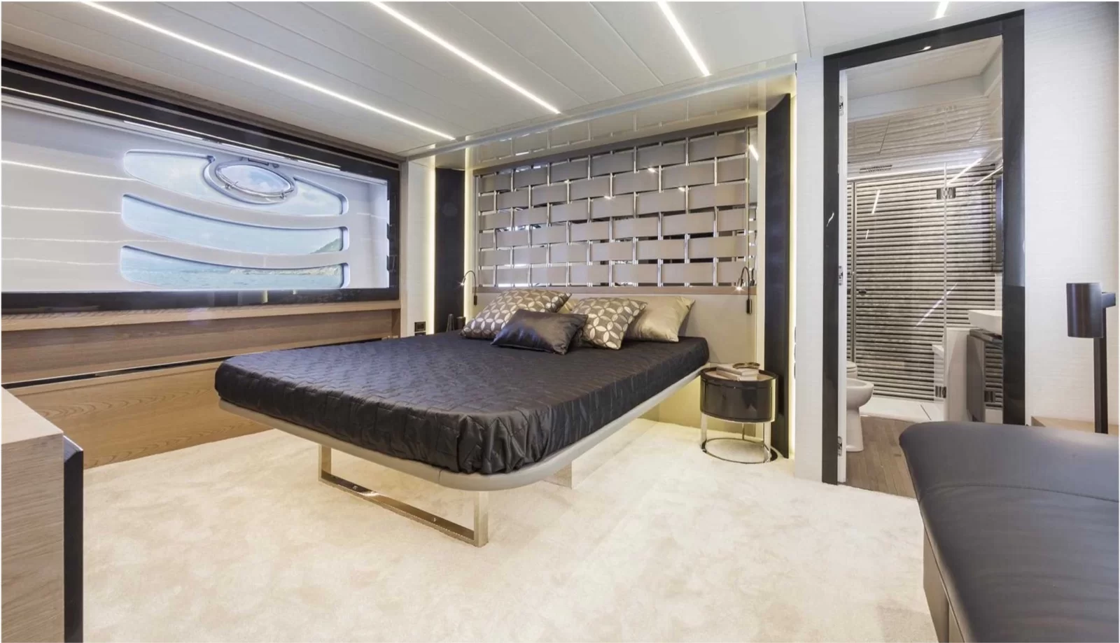 Yacht gallery image